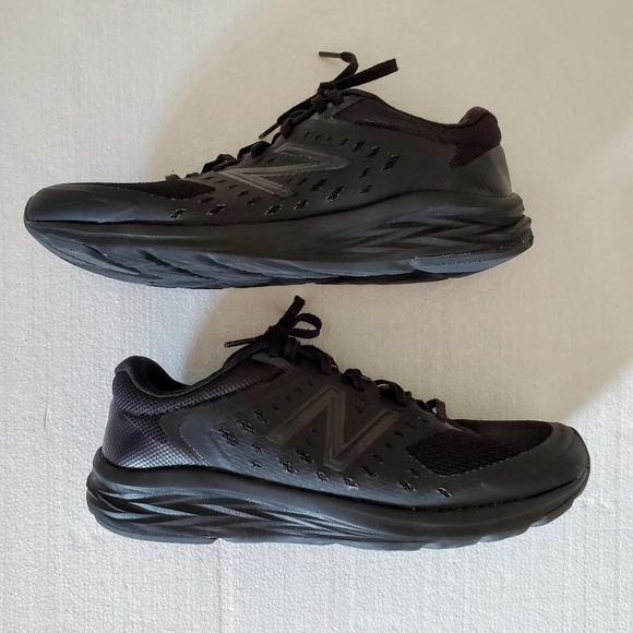 new balance 410v5 triple black